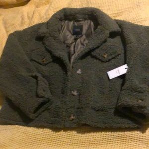 FOREVER 21 Sherpa JACKET STYLE- BRAND NEW- SIZE MEDIUM